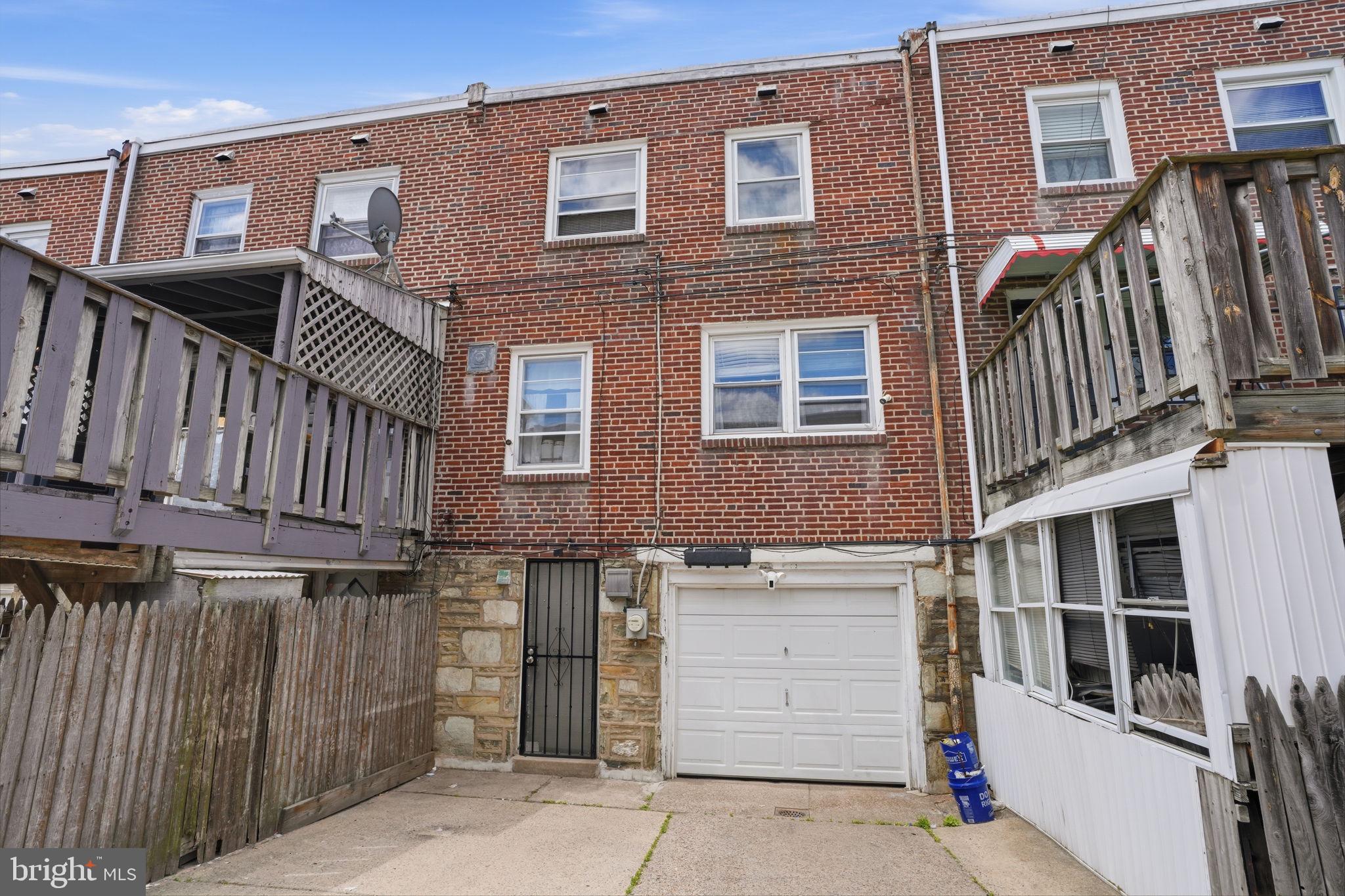 OXFORD CIRCLE - Residential