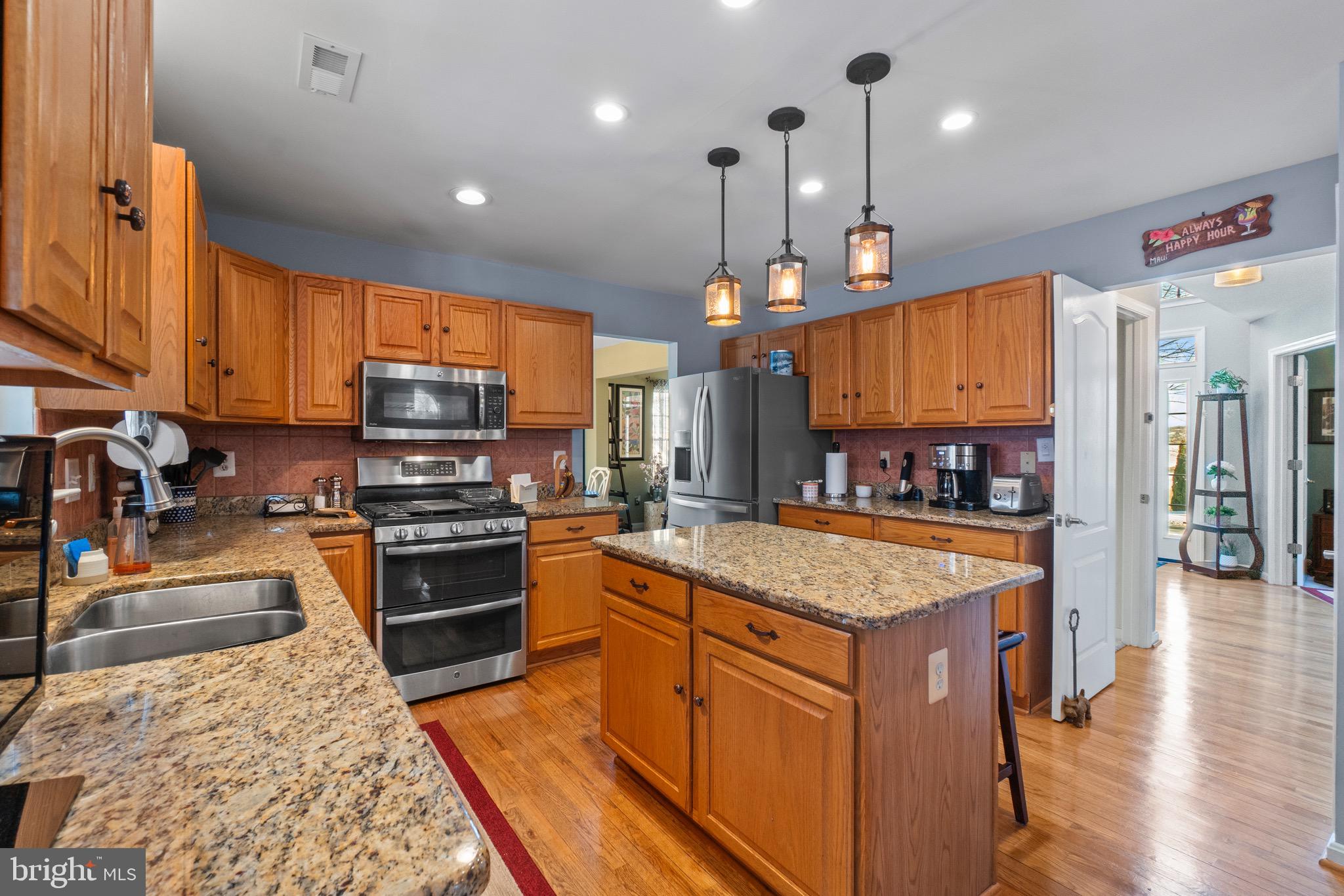 SHARONS RIDGE - Residential