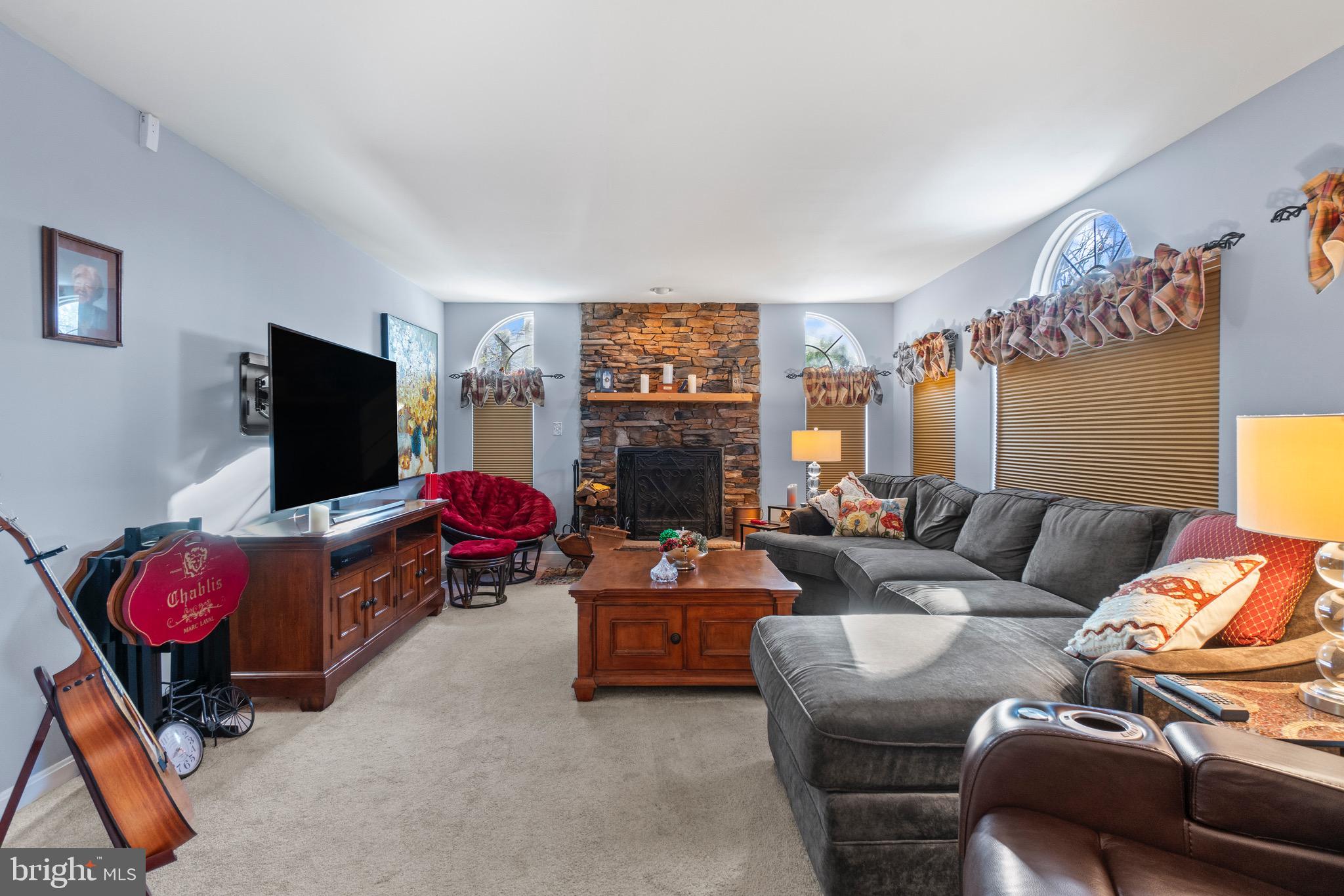 SHARONS RIDGE - Residential