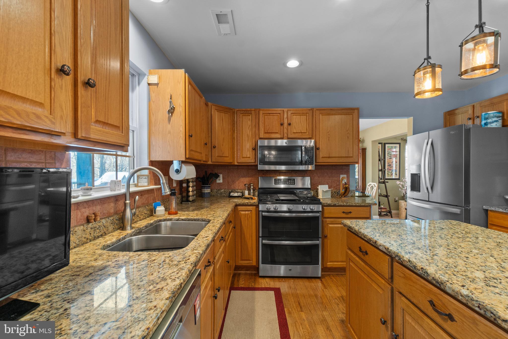 SHARONS RIDGE - Residential