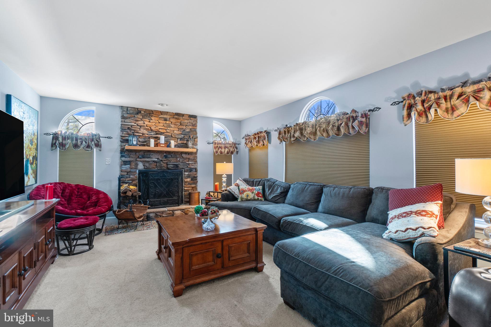 SHARONS RIDGE - Residential