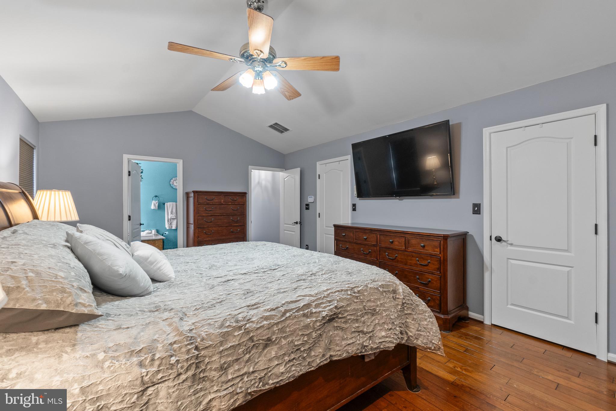 SHARONS RIDGE - Residential