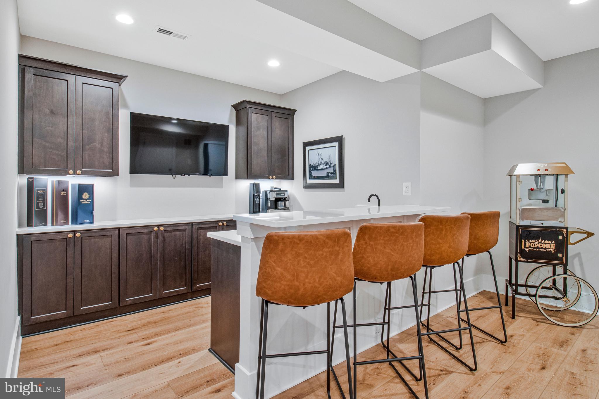 CRESCENT HILLS - Residential