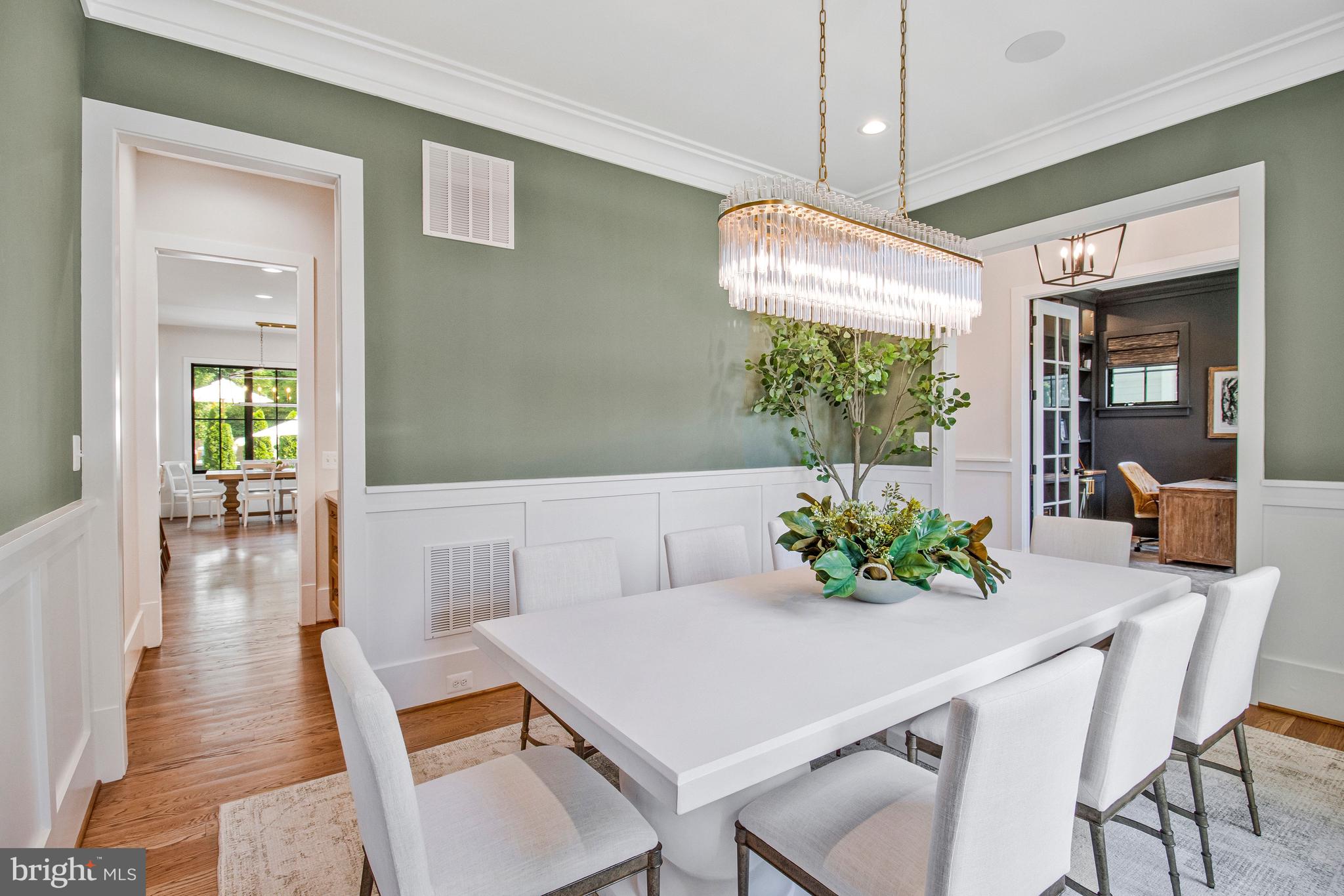 CRESCENT HILLS - Residential