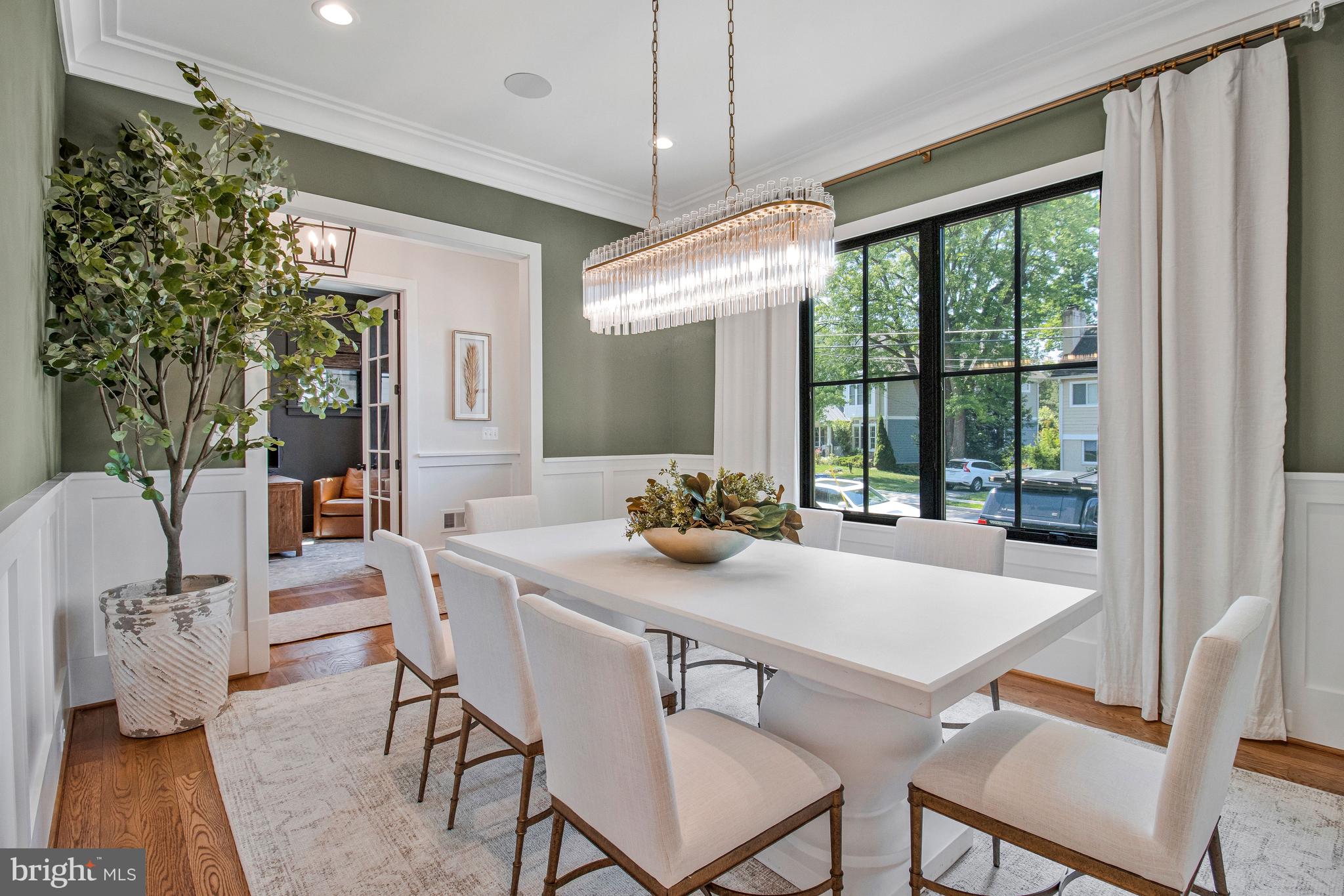 CRESCENT HILLS - Residential
