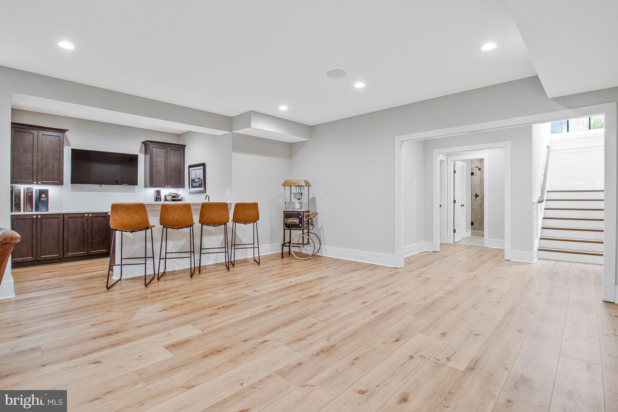 CRESCENT HILLS - Residential