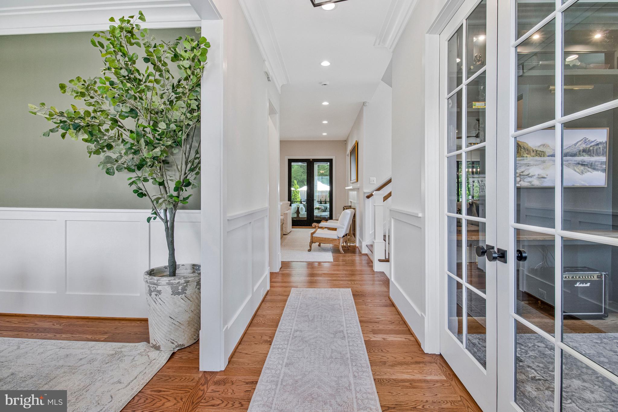 CRESCENT HILLS - Residential