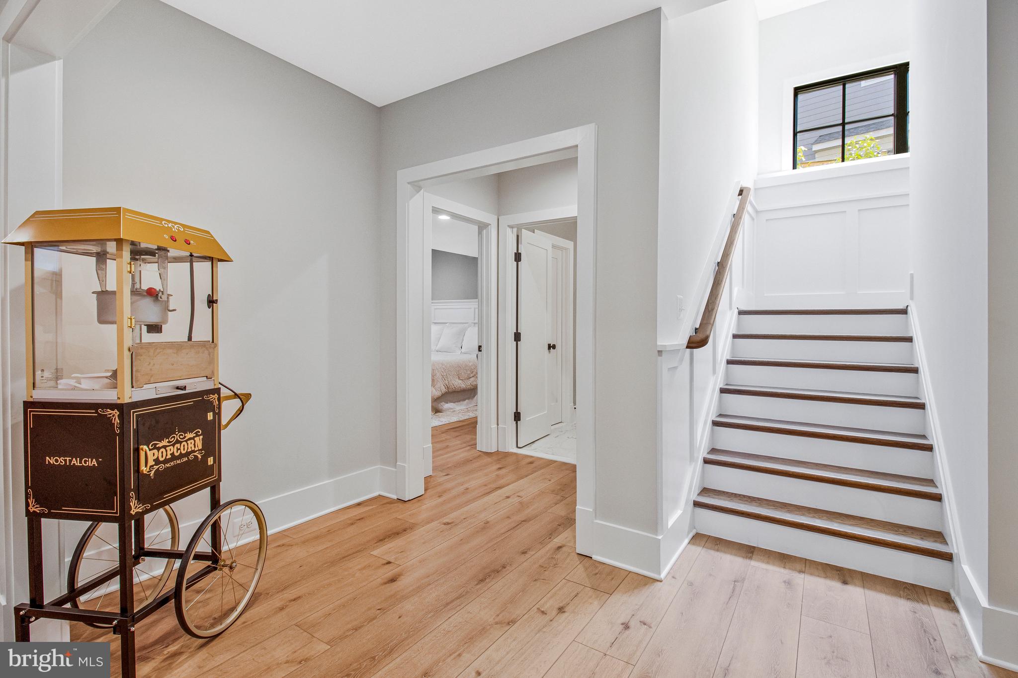 CRESCENT HILLS - Residential