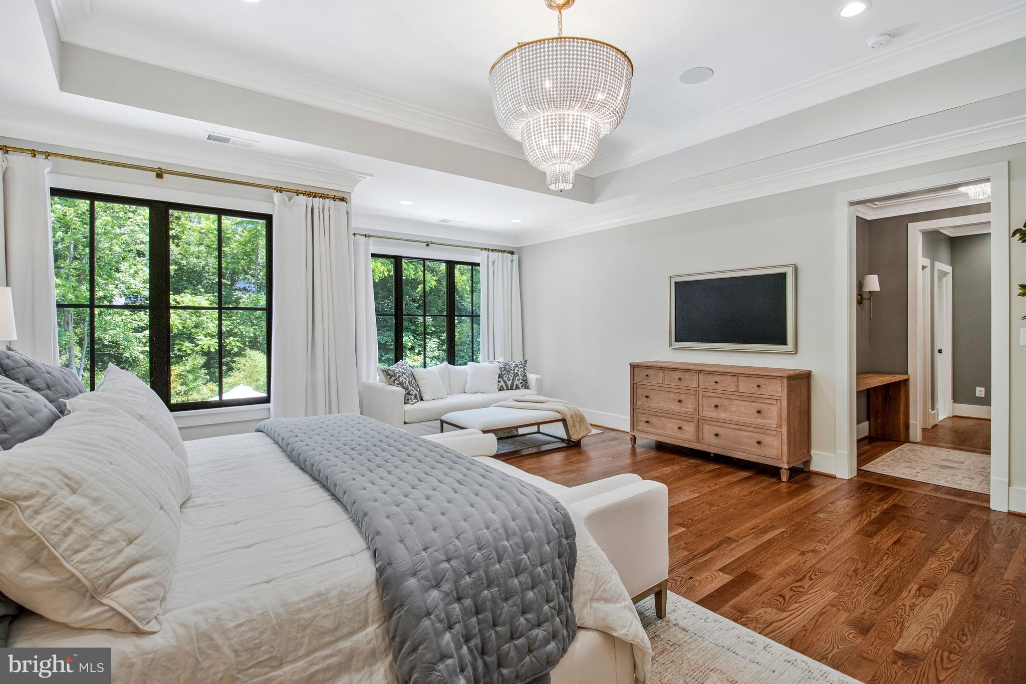 CRESCENT HILLS - Residential