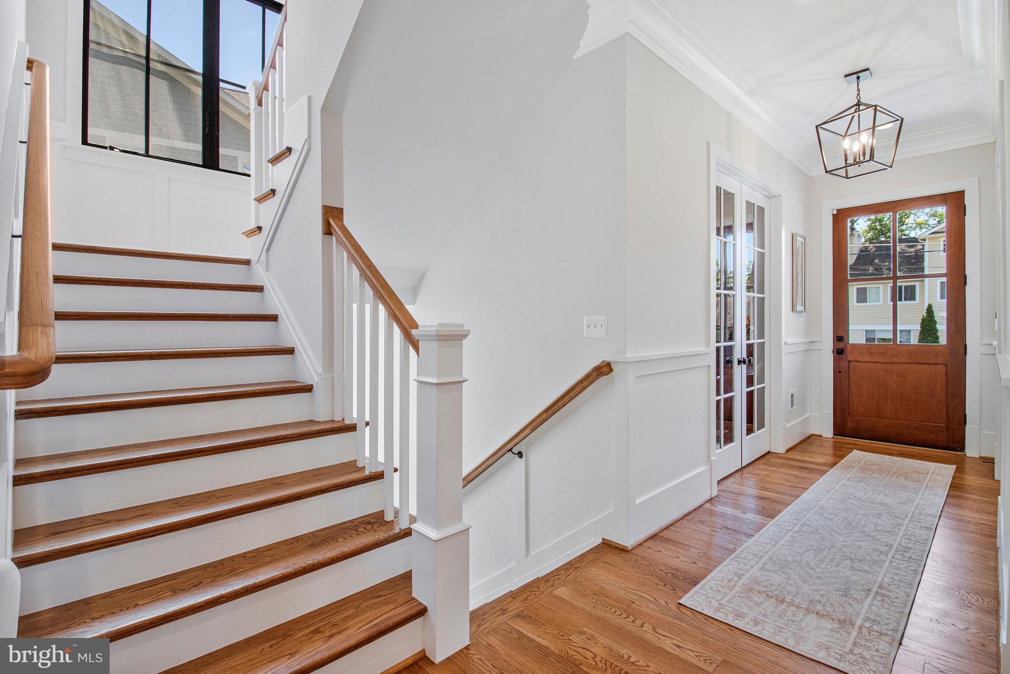 CRESCENT HILLS - Residential