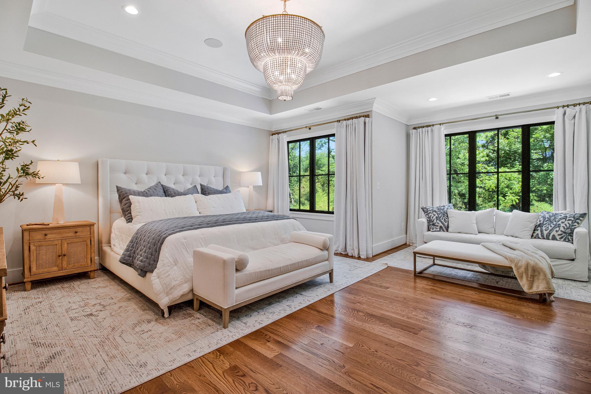 CRESCENT HILLS - Residential