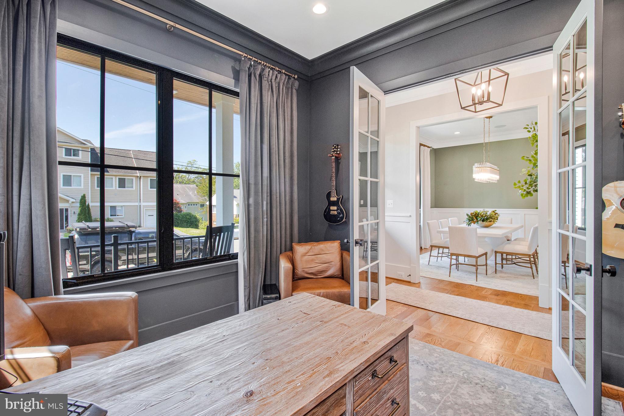 CRESCENT HILLS - Residential