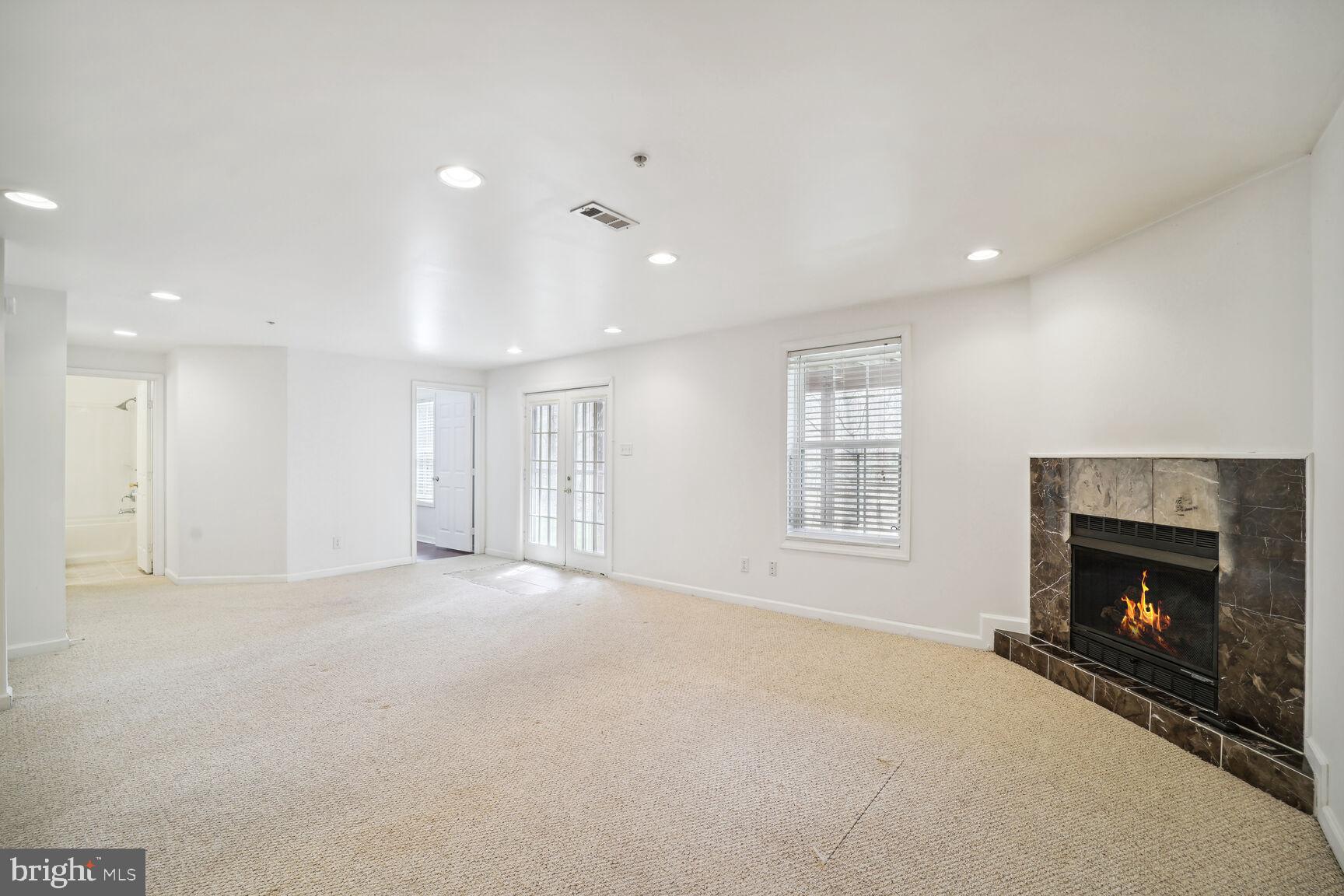 CROTONA PARK - Residential