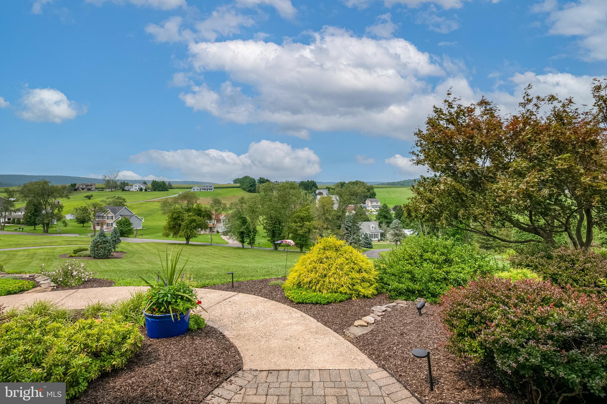 1346 SHADY LANE