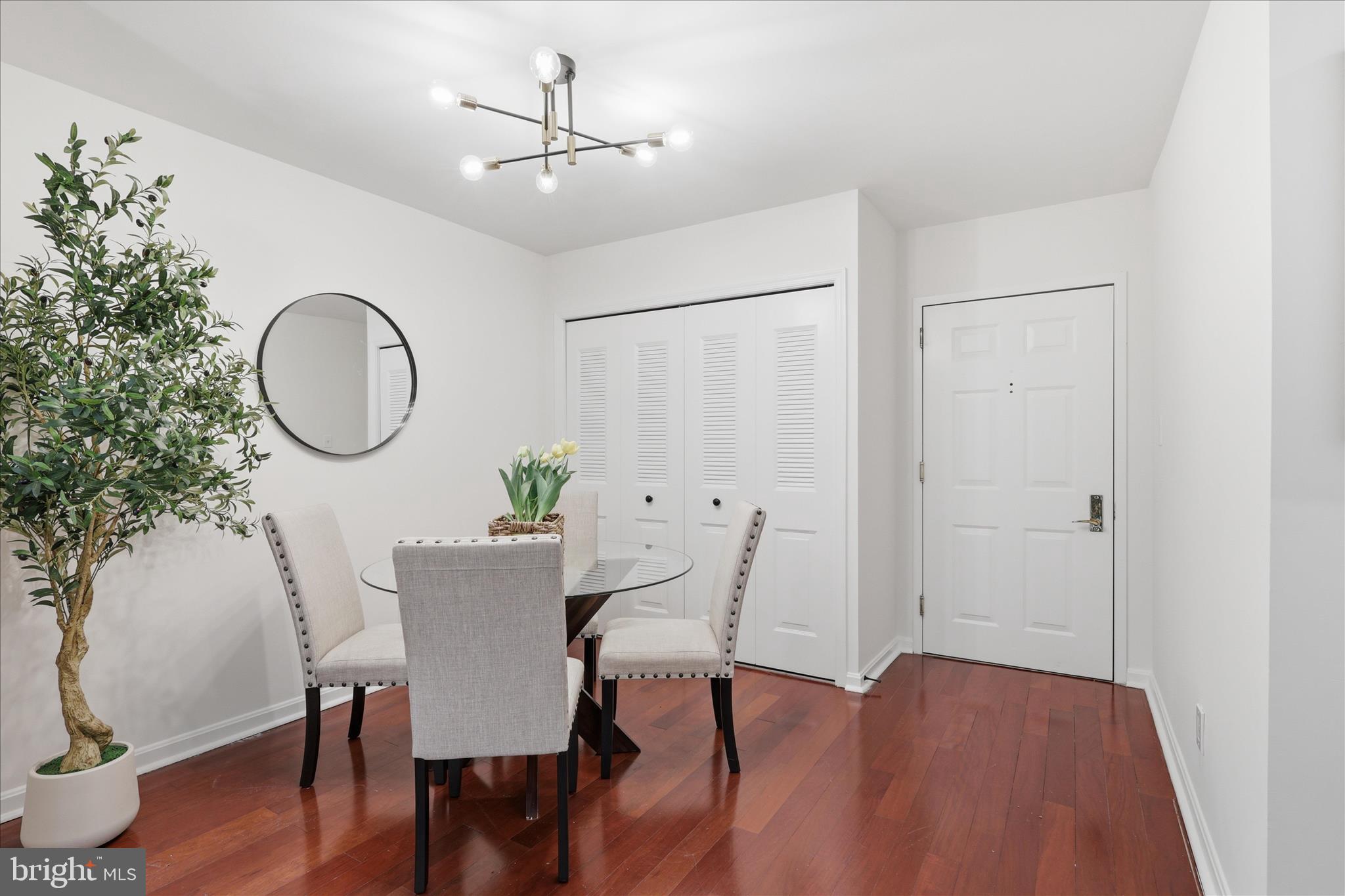 SUMMERWALK - Residential