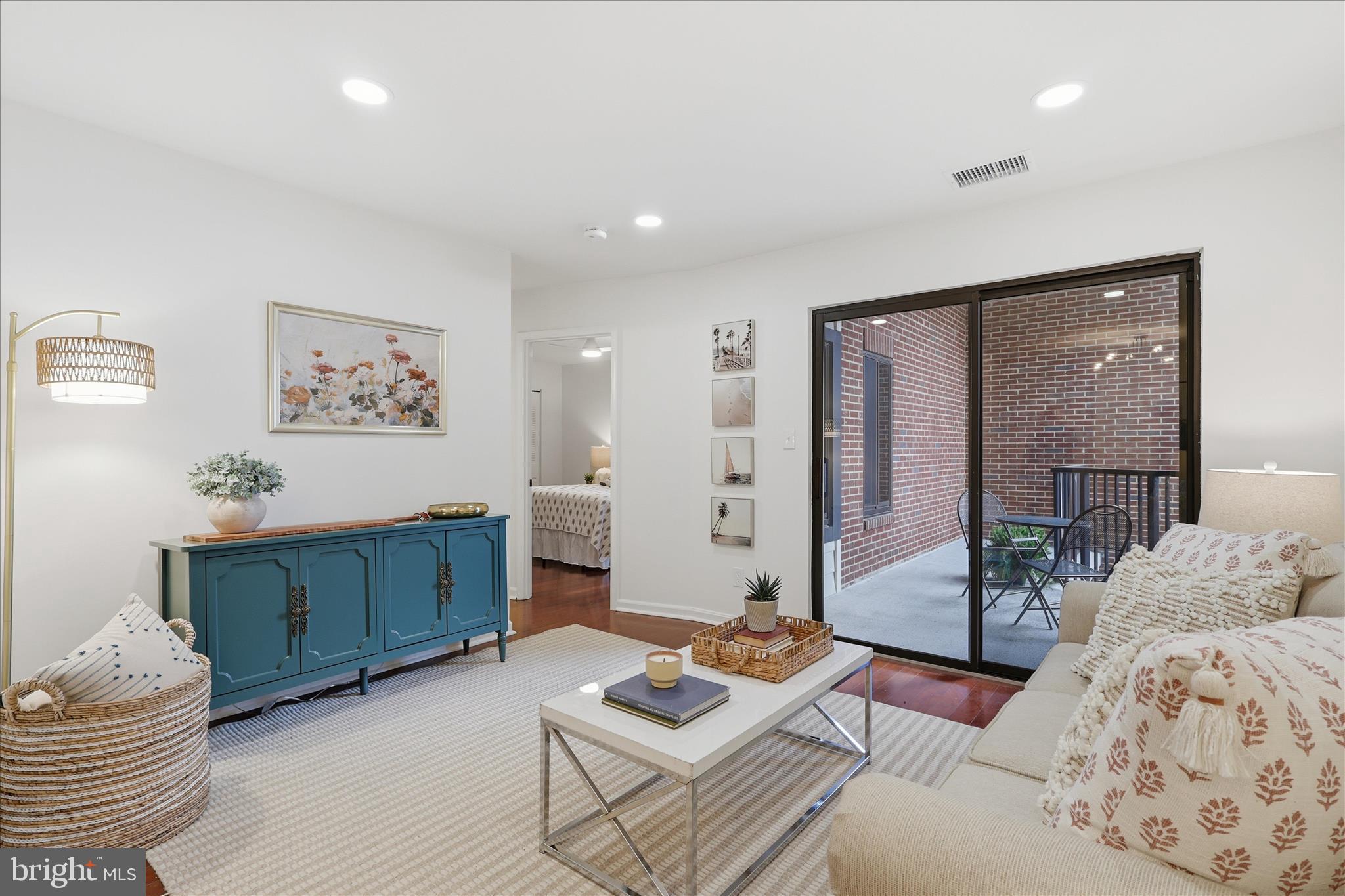 SUMMERWALK - Residential