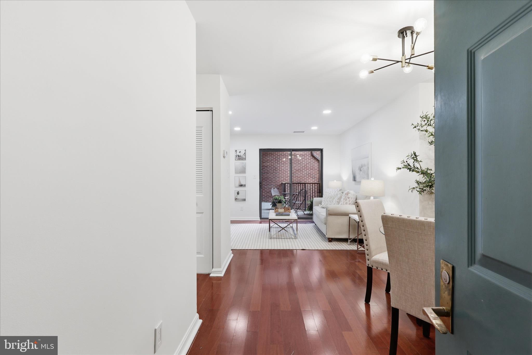 SUMMERWALK - Residential