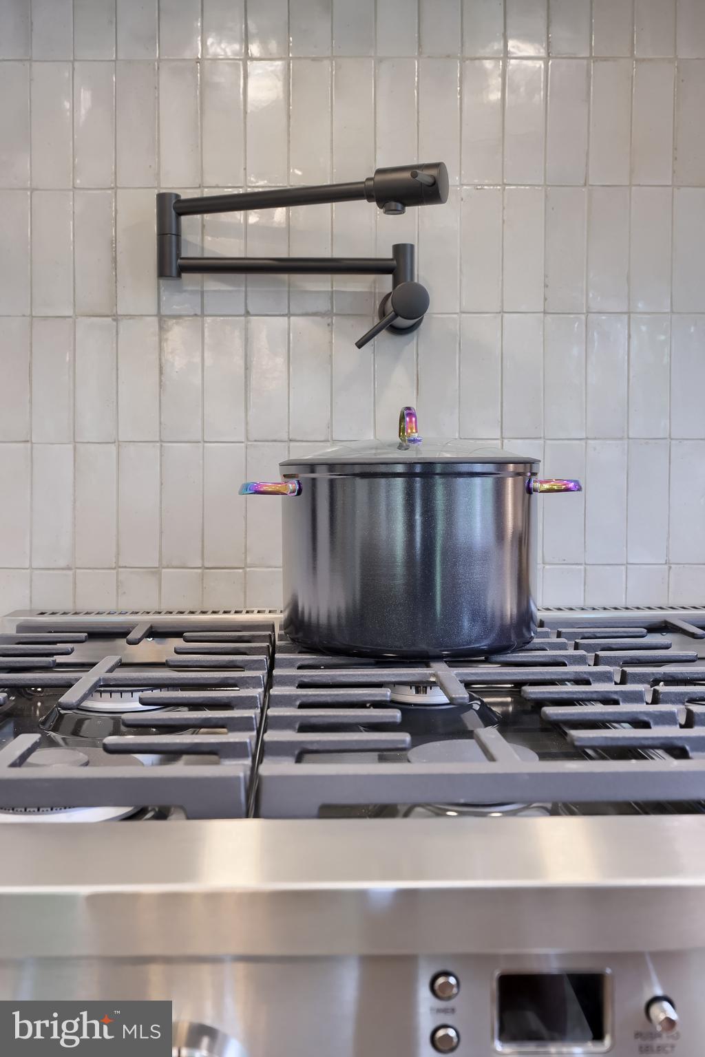 CROSSGATES - Residential