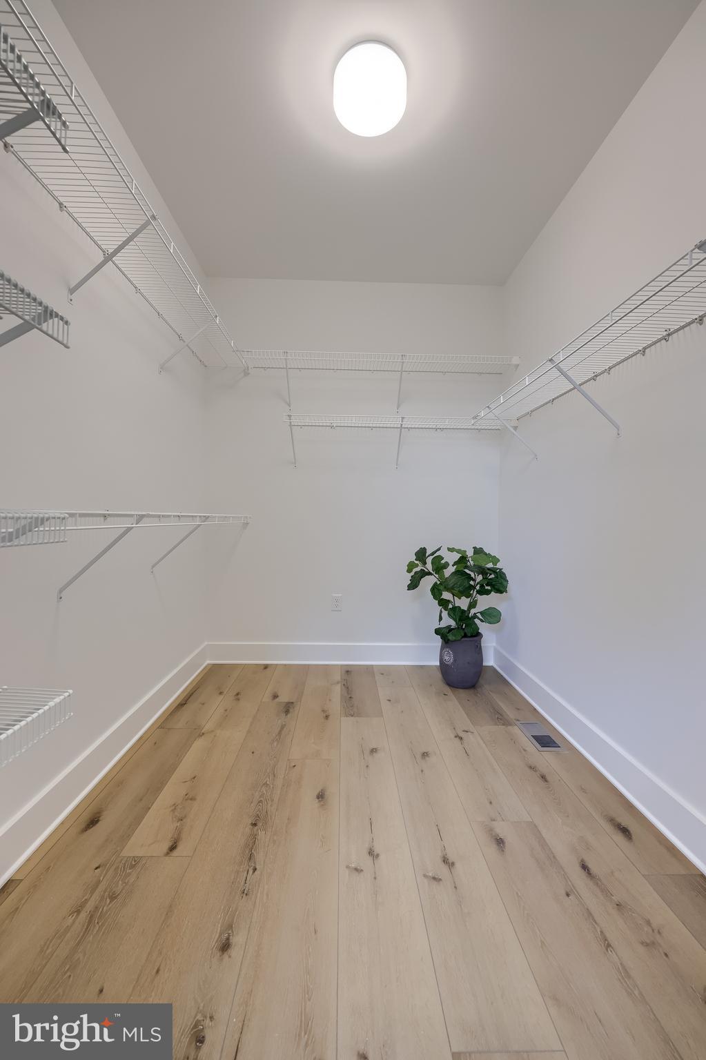 CROSSGATES - Residential