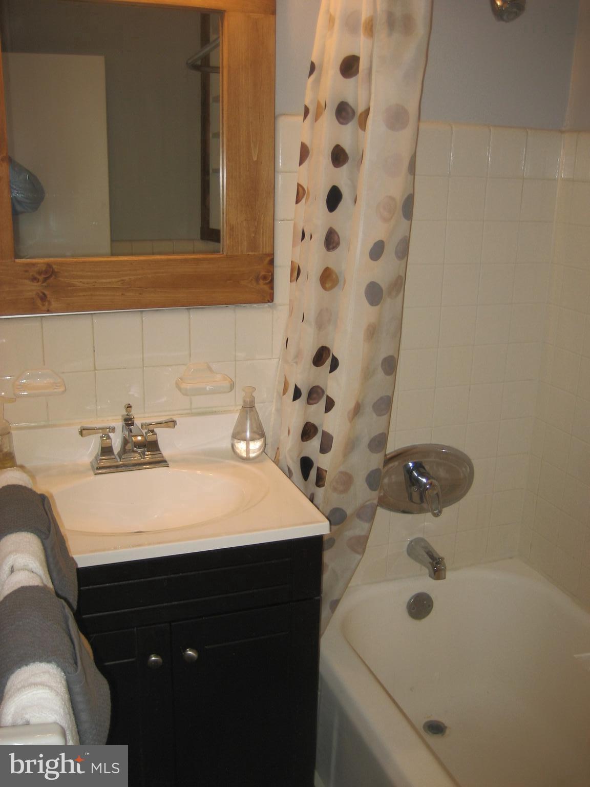 ART MUSEUM AREA - Residential Lease