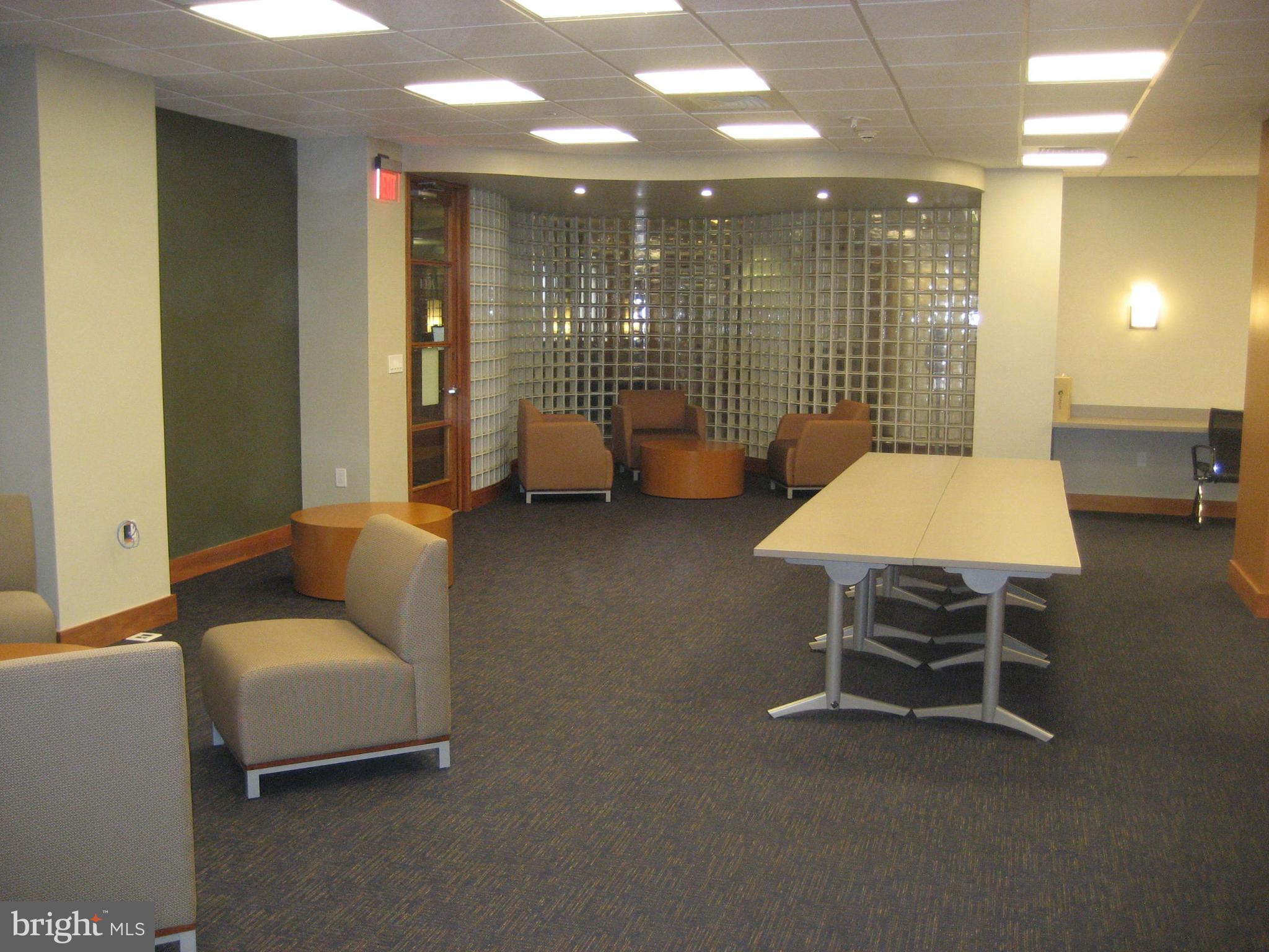 ART MUSEUM AREA - Residential Lease