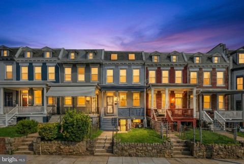 Photo of 435 Newton Place NW, WASHINGTON, DC 20010 (MLS # DCDC2246216)