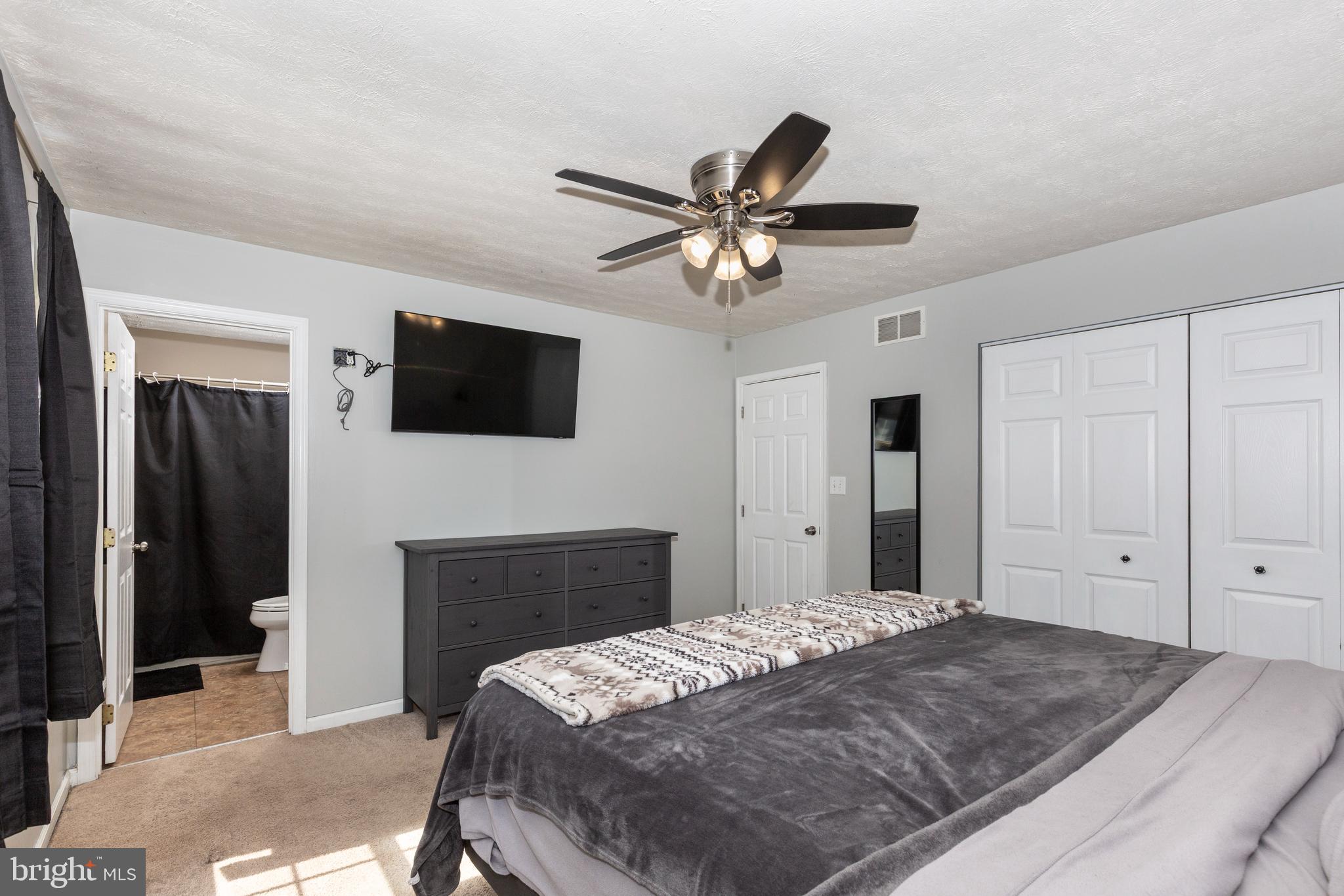 SARAHS CHOICE - Residential