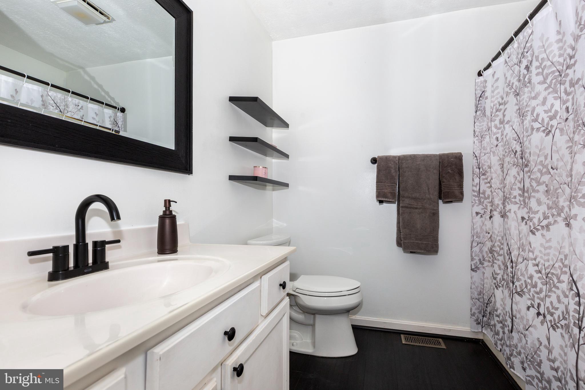 SARAHS CHOICE - Residential