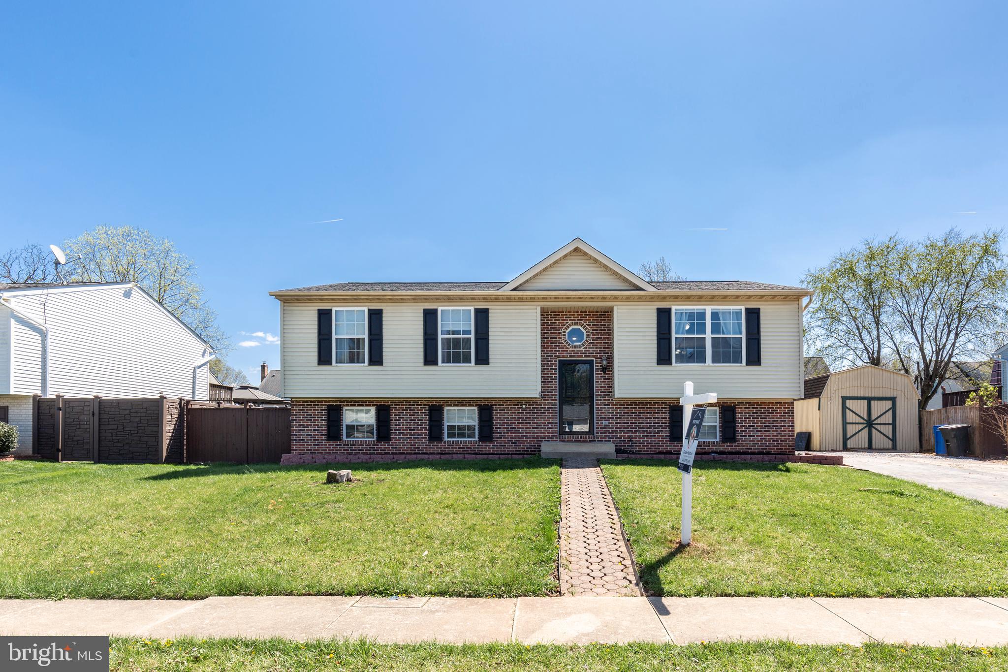 SARAHS CHOICE - Residential