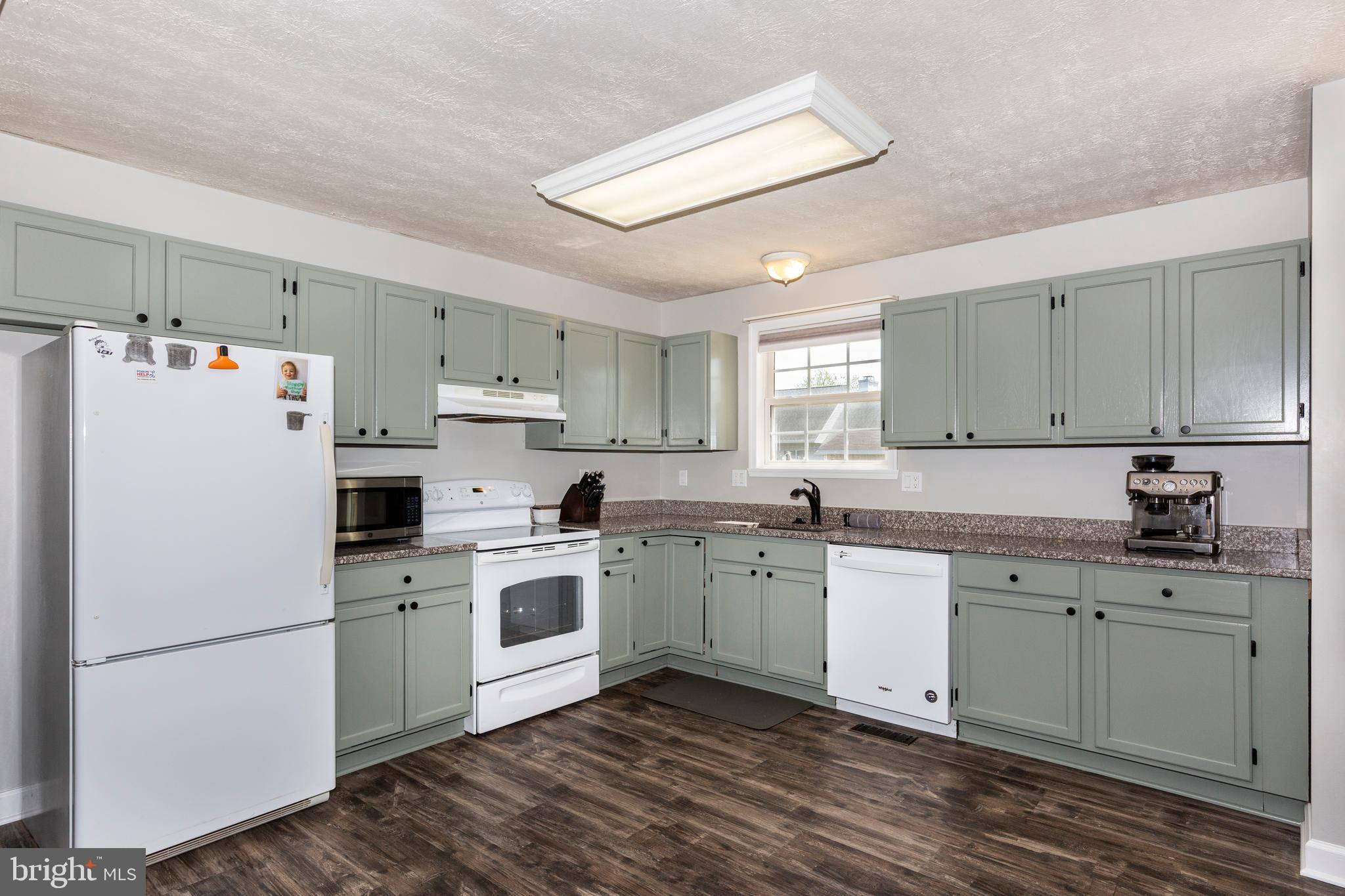 SARAHS CHOICE - Residential