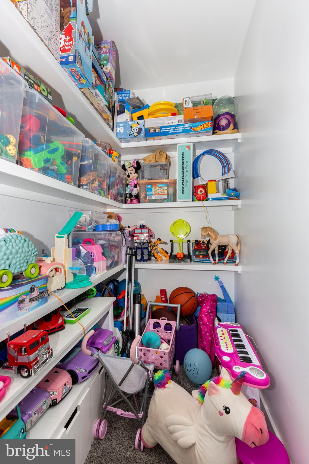 SARAHS CHOICE - Residential