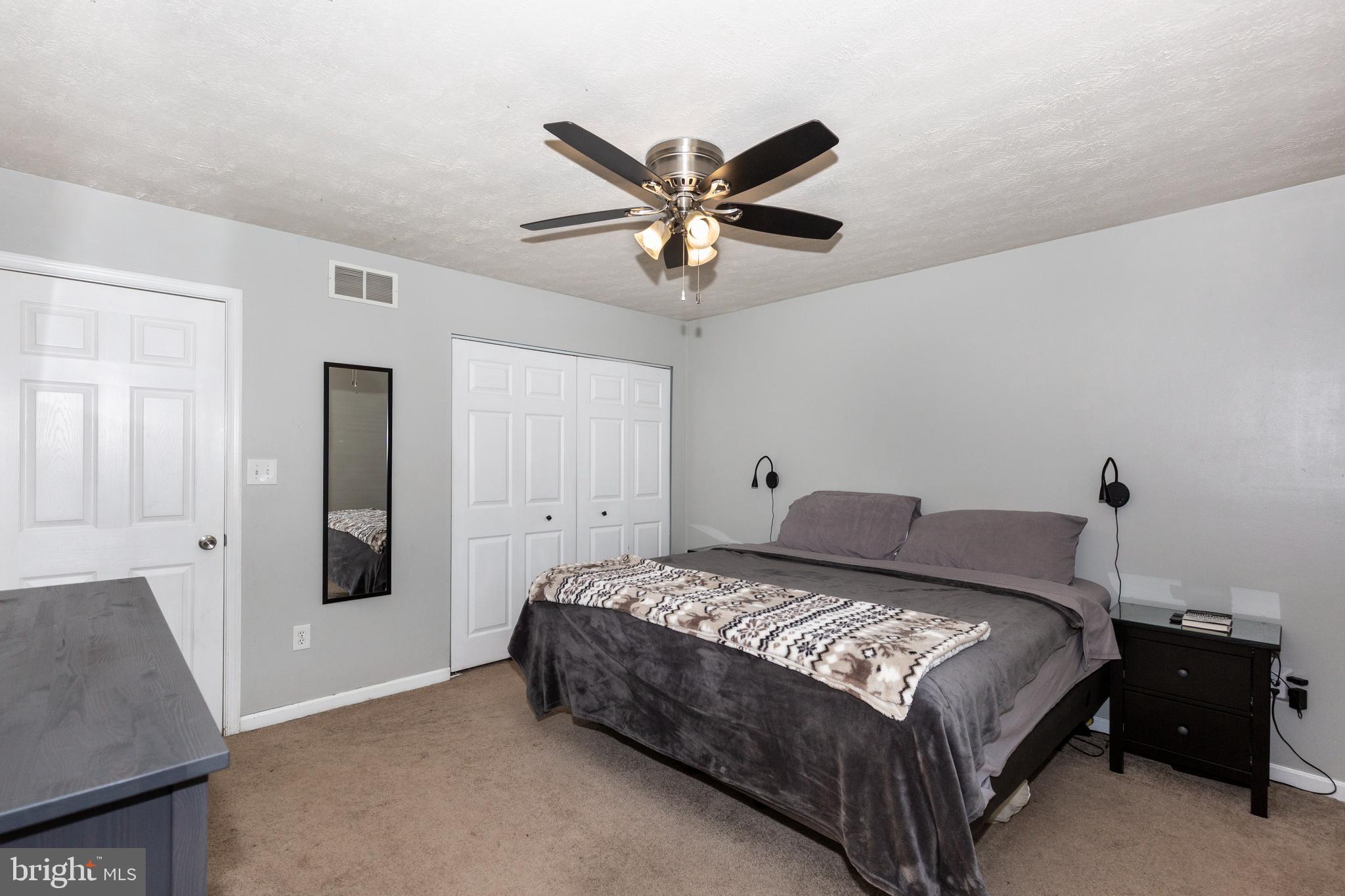 SARAHS CHOICE - Residential