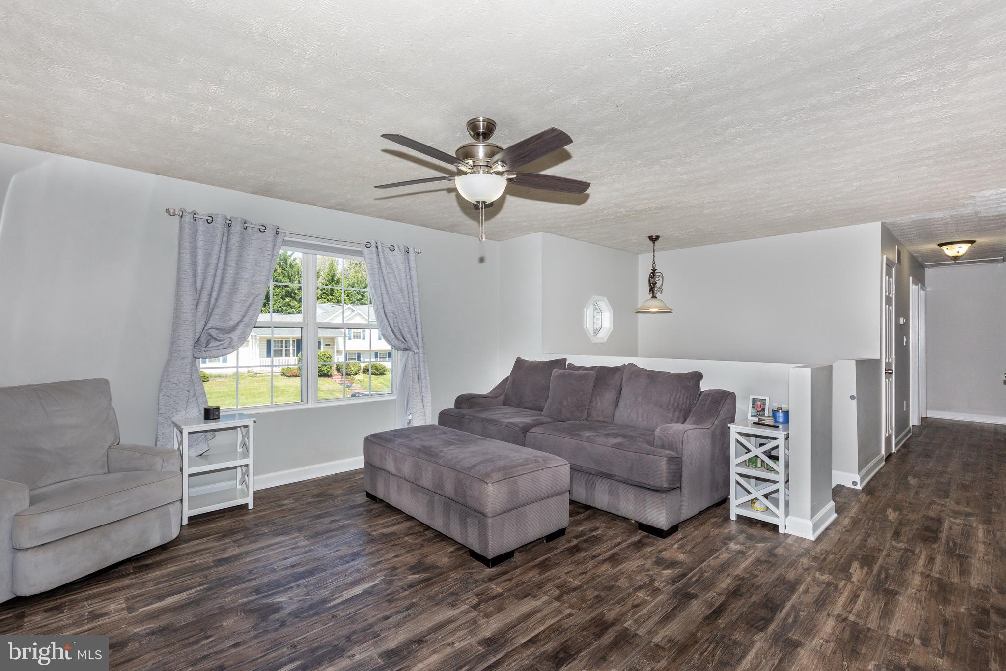 SARAHS CHOICE - Residential