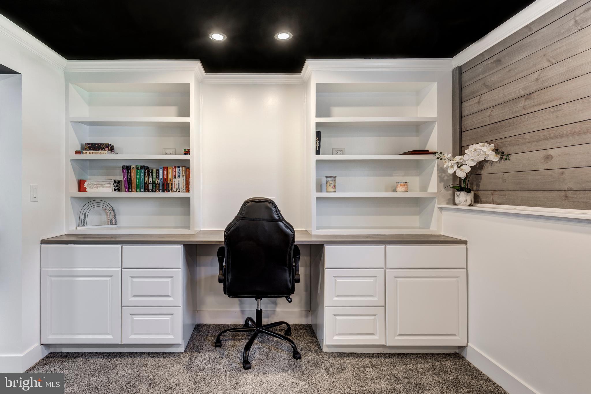 SARAHS CHOICE - Residential