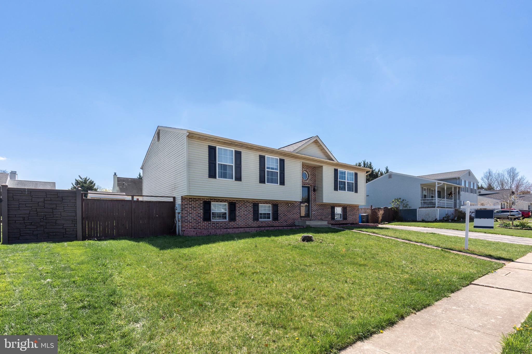 SARAHS CHOICE - Residential