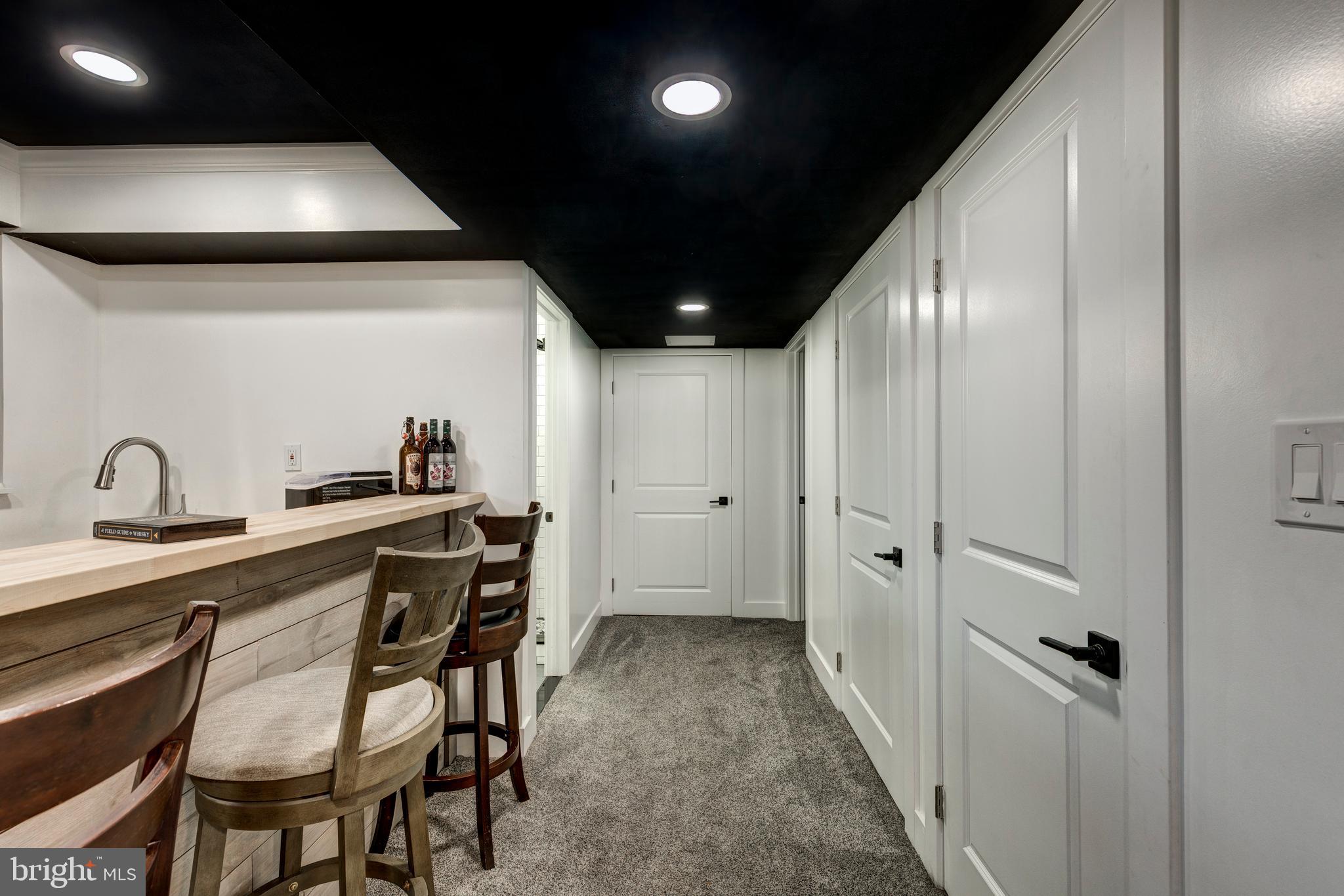 SARAHS CHOICE - Residential