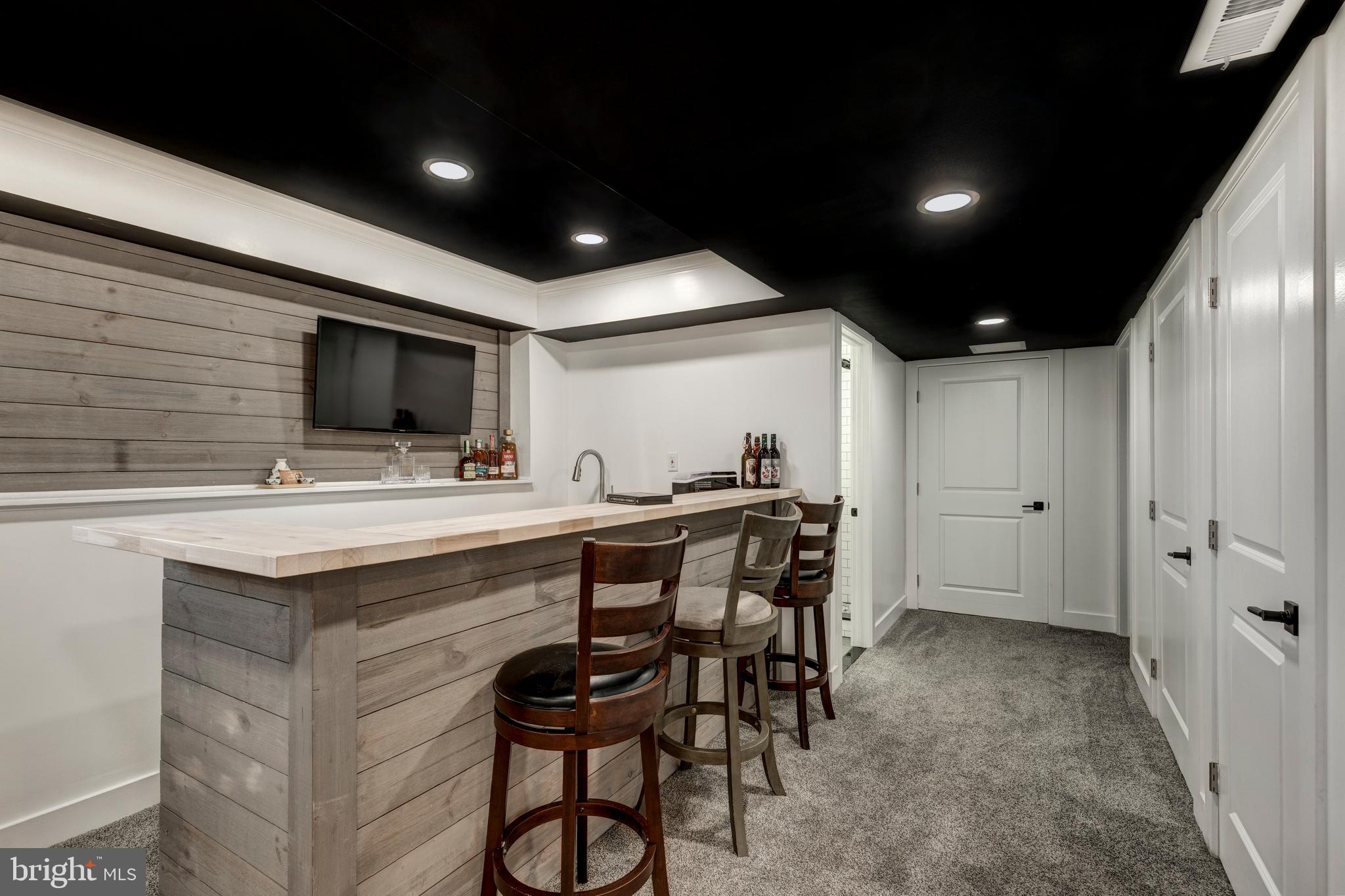 SARAHS CHOICE - Residential