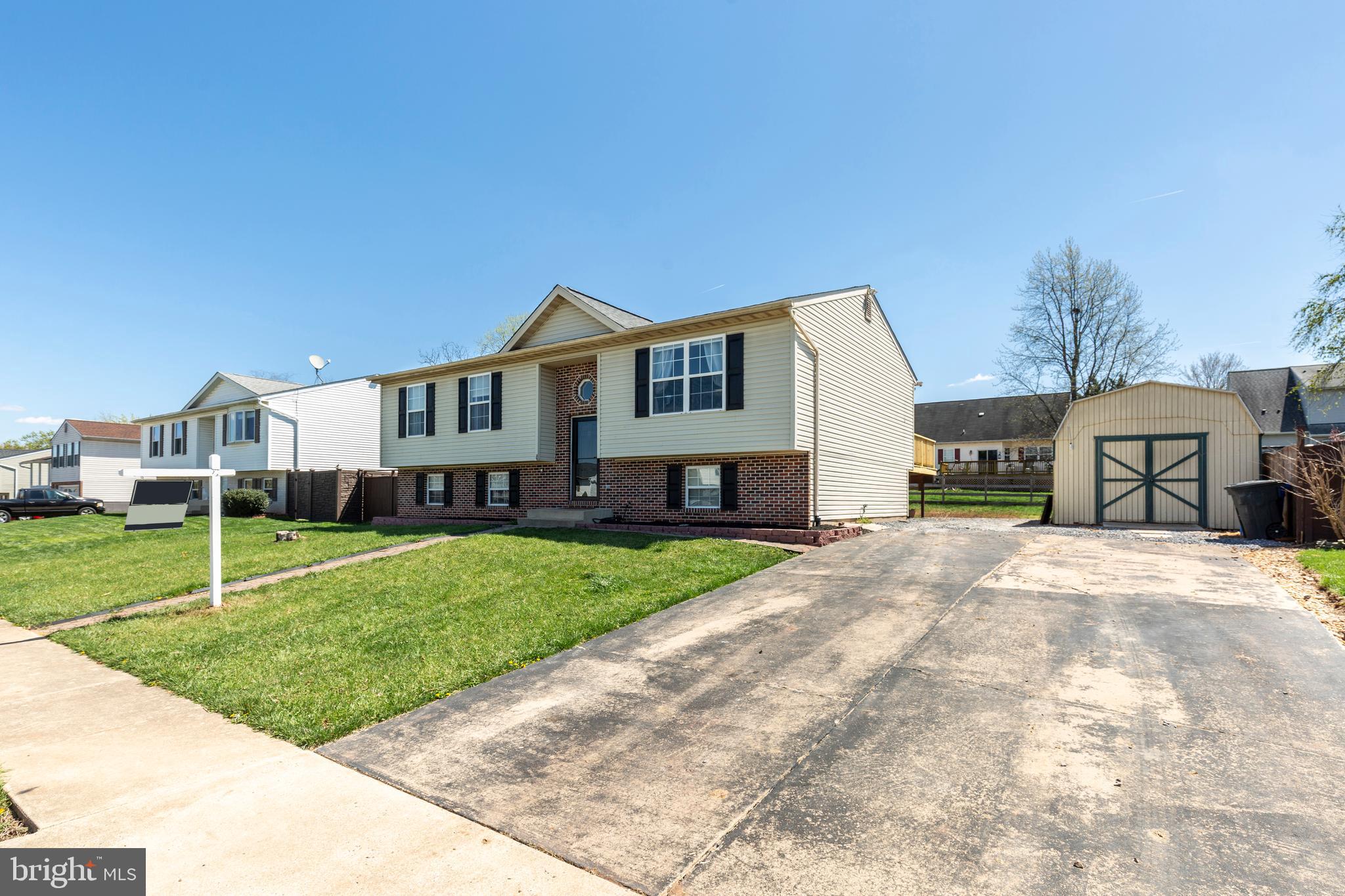 SARAHS CHOICE - Residential