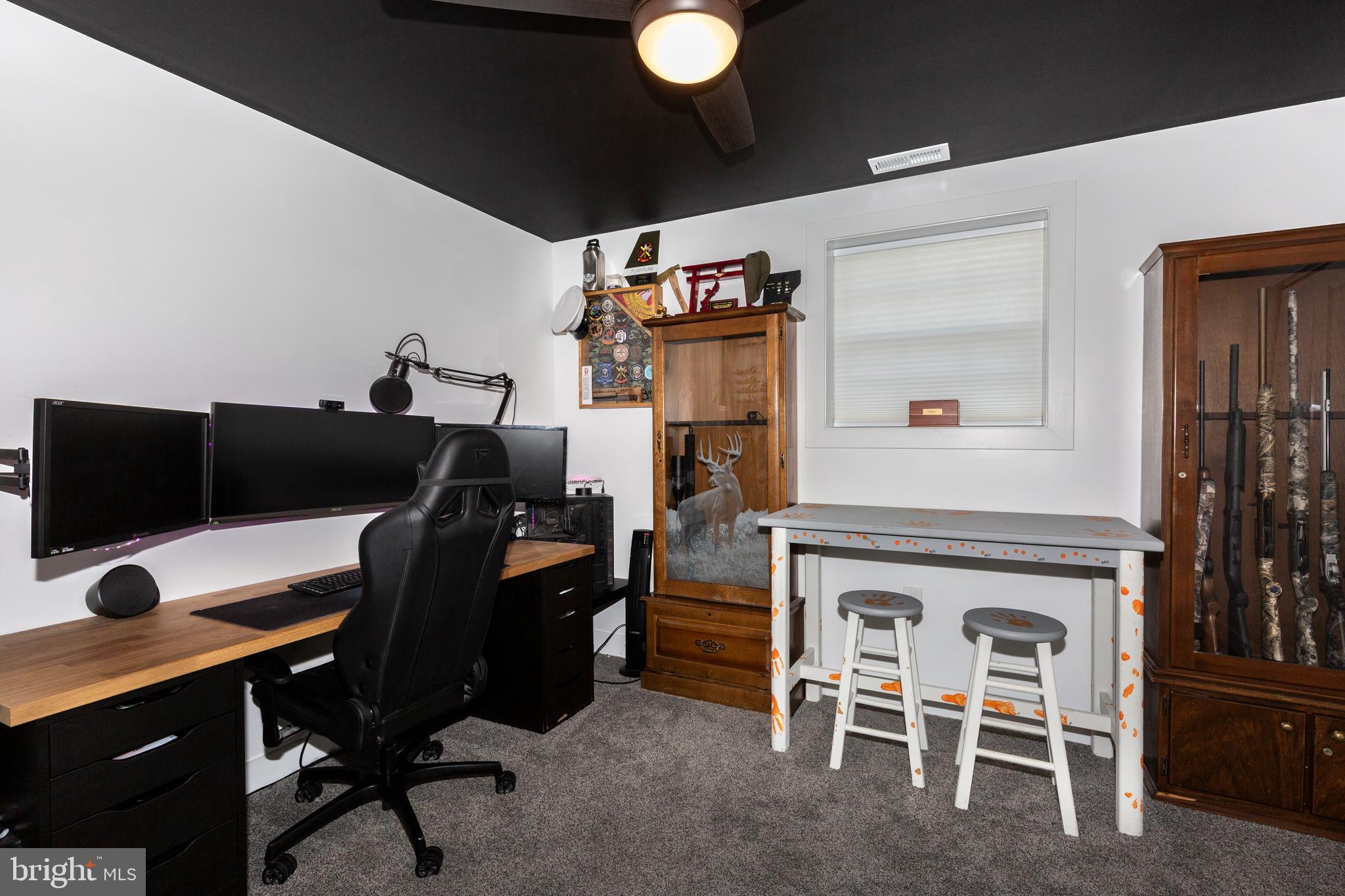 SARAHS CHOICE - Residential