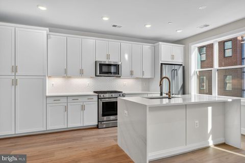 Photo of 136 Pepperell Street, ALEXANDRIA, VA 22304 (MLS # VAAX2060448)