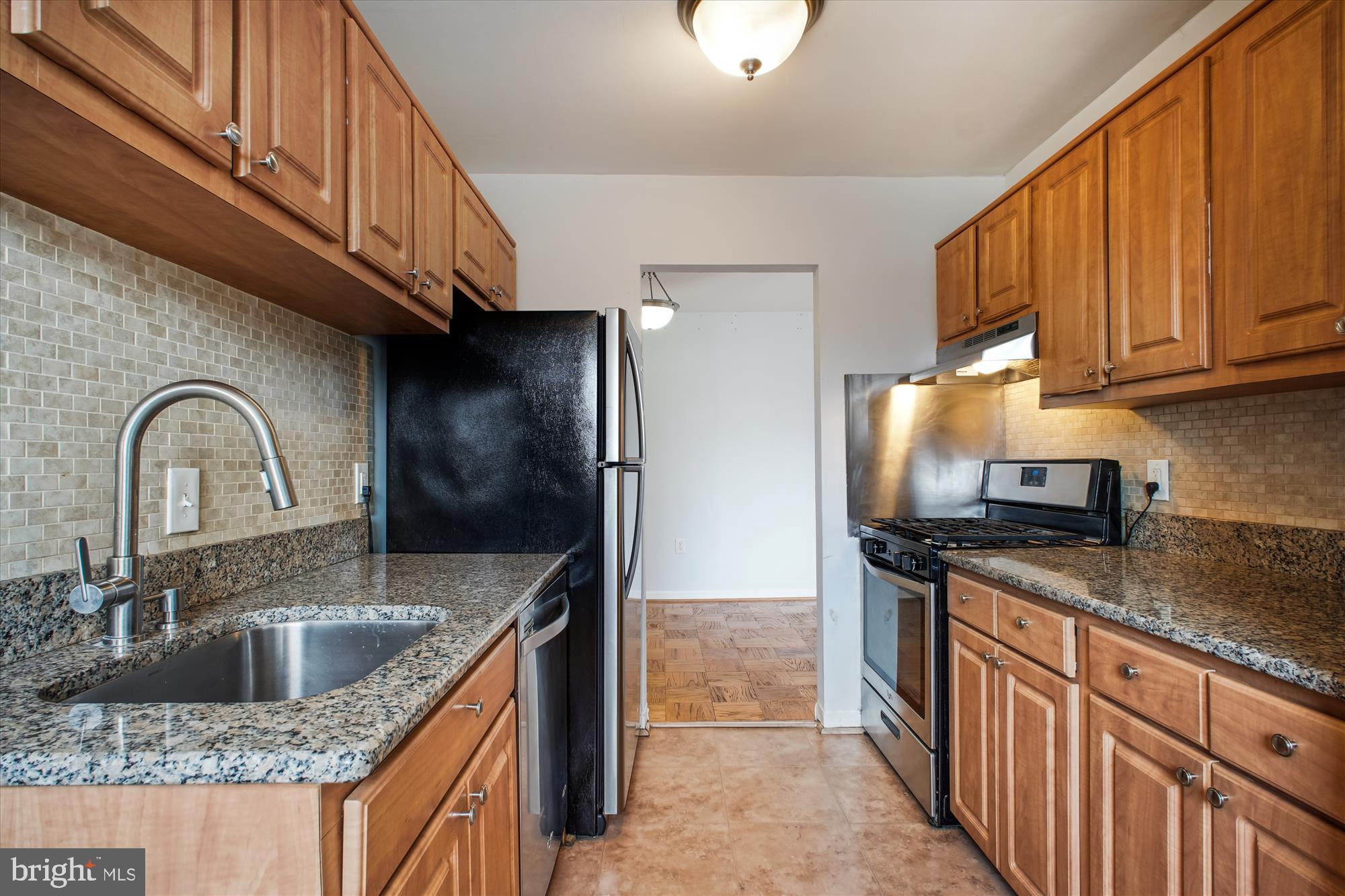 MAYFLOWER SQUARE - Residential Lease