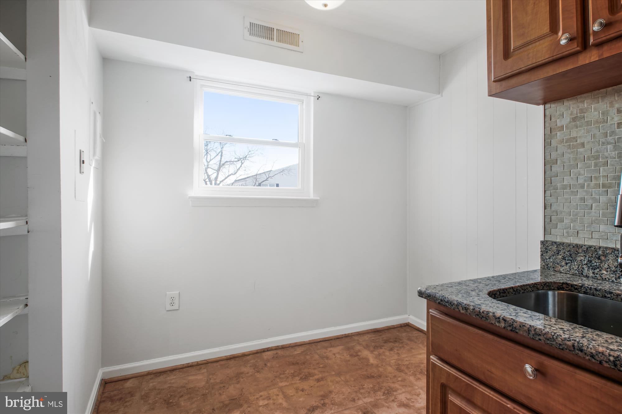 MAYFLOWER SQUARE - Residential Lease