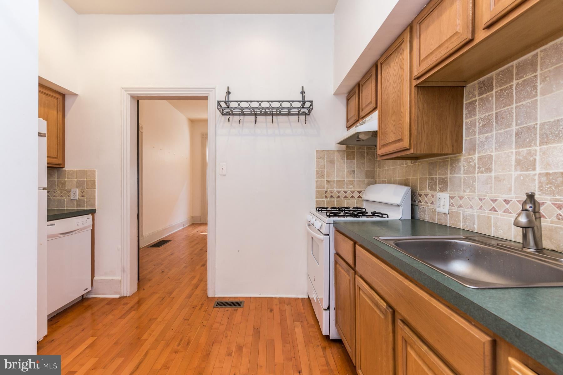 WASHINGTON SQ WEST - Residential Lease