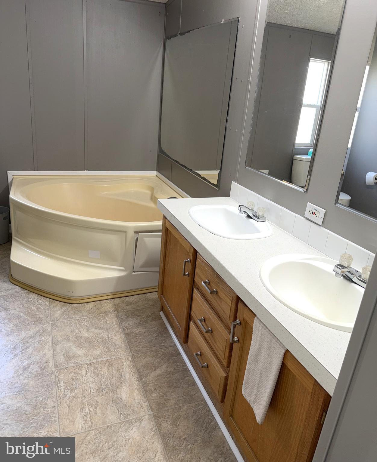 MARYLAND MANOR MOBILE HOME PARK - Residential