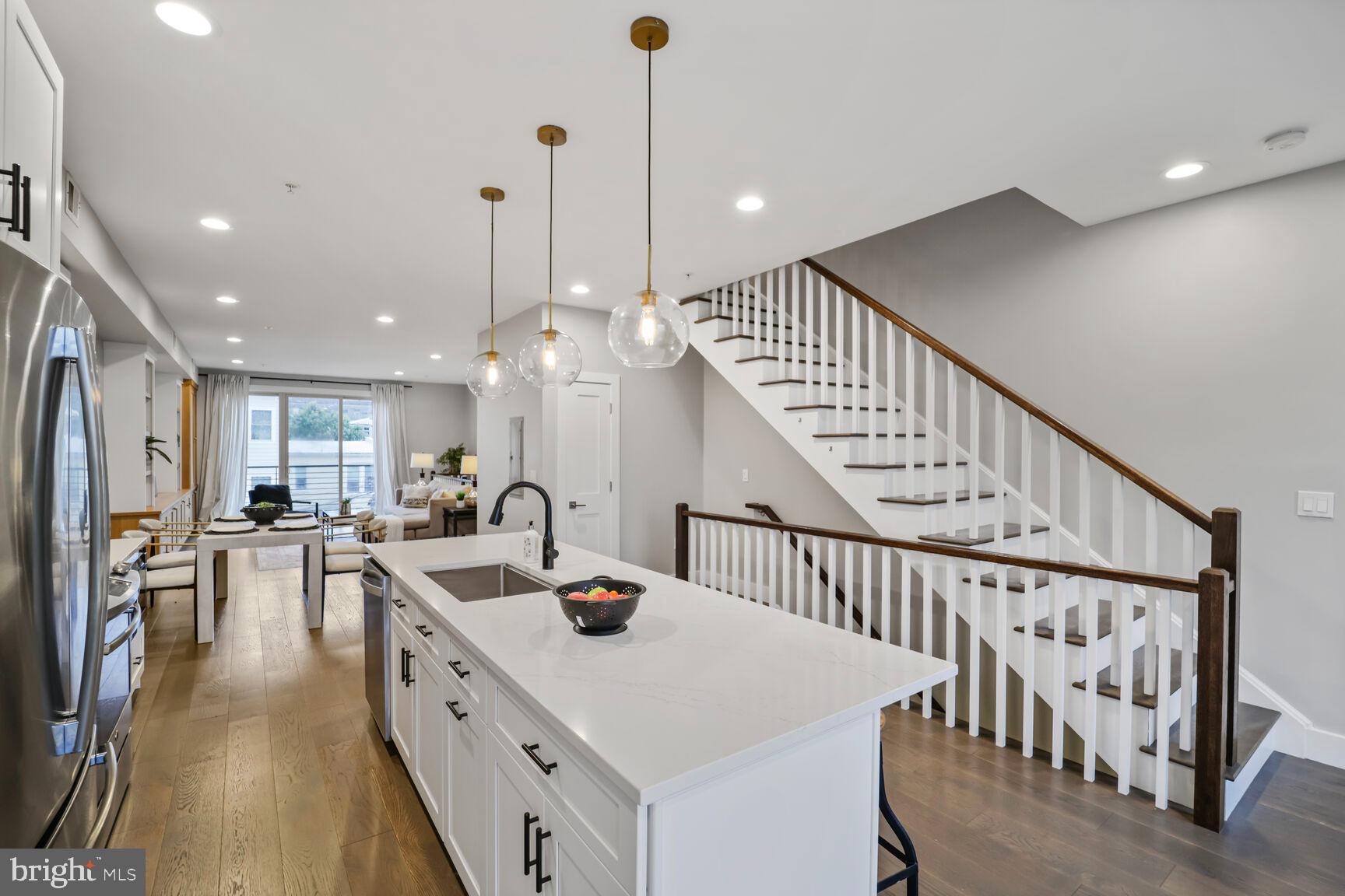 215 RANDOLPH PLACE NE 2