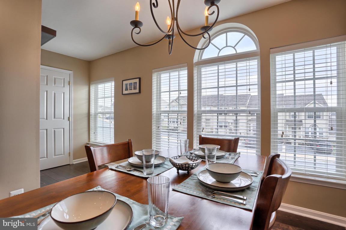 MANOR OAKS - Residential