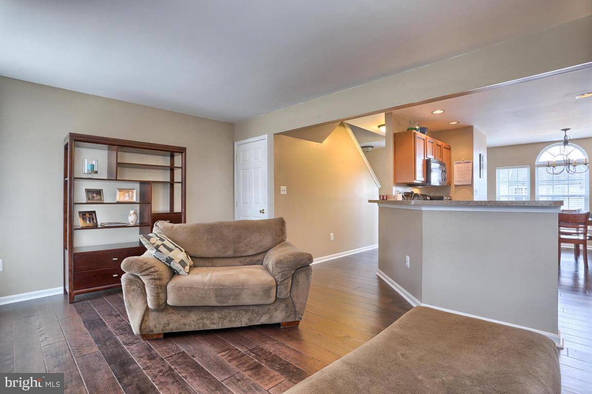 MANOR OAKS - Residential