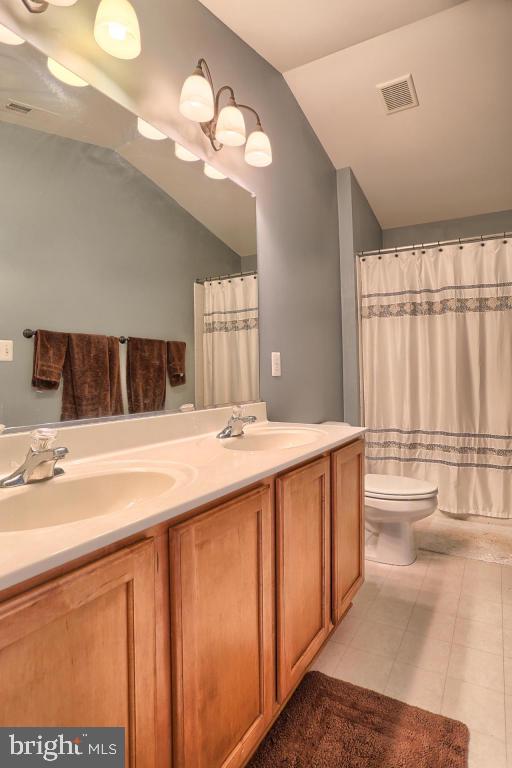MANOR OAKS - Residential