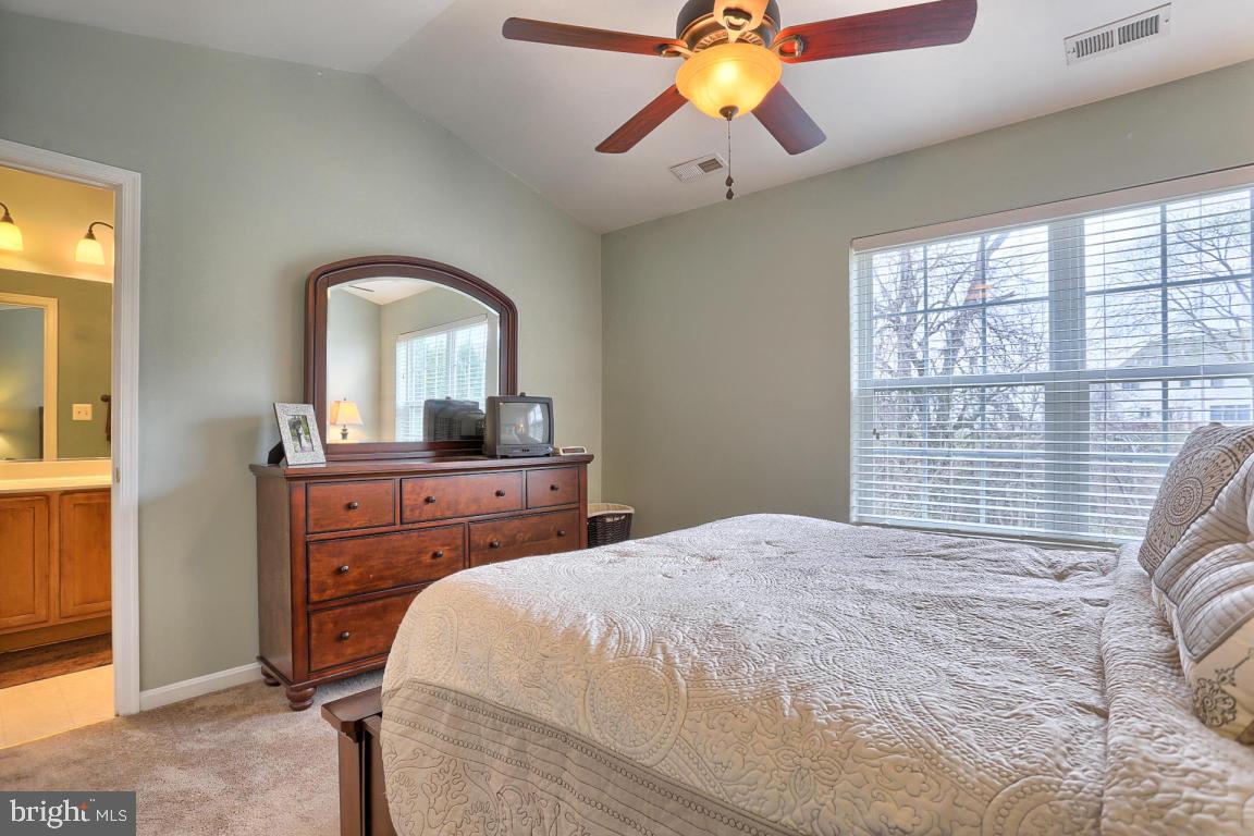 MANOR OAKS - Residential