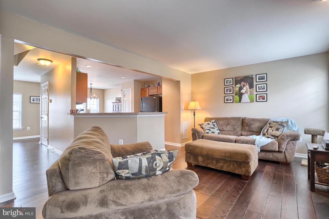 MANOR OAKS - Residential